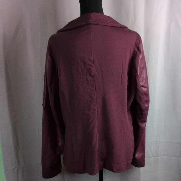 Sofia by Sofia Vergara Maroon Blazer with Waterfall Collar - Picture 2 of 6